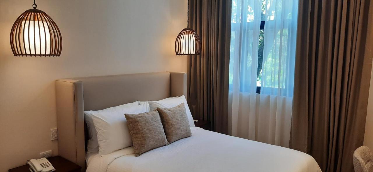 Bed and Breakfast Girasol Tagaytay City Esterno foto